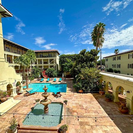 La Posada Hotel Laredo Exterior photo