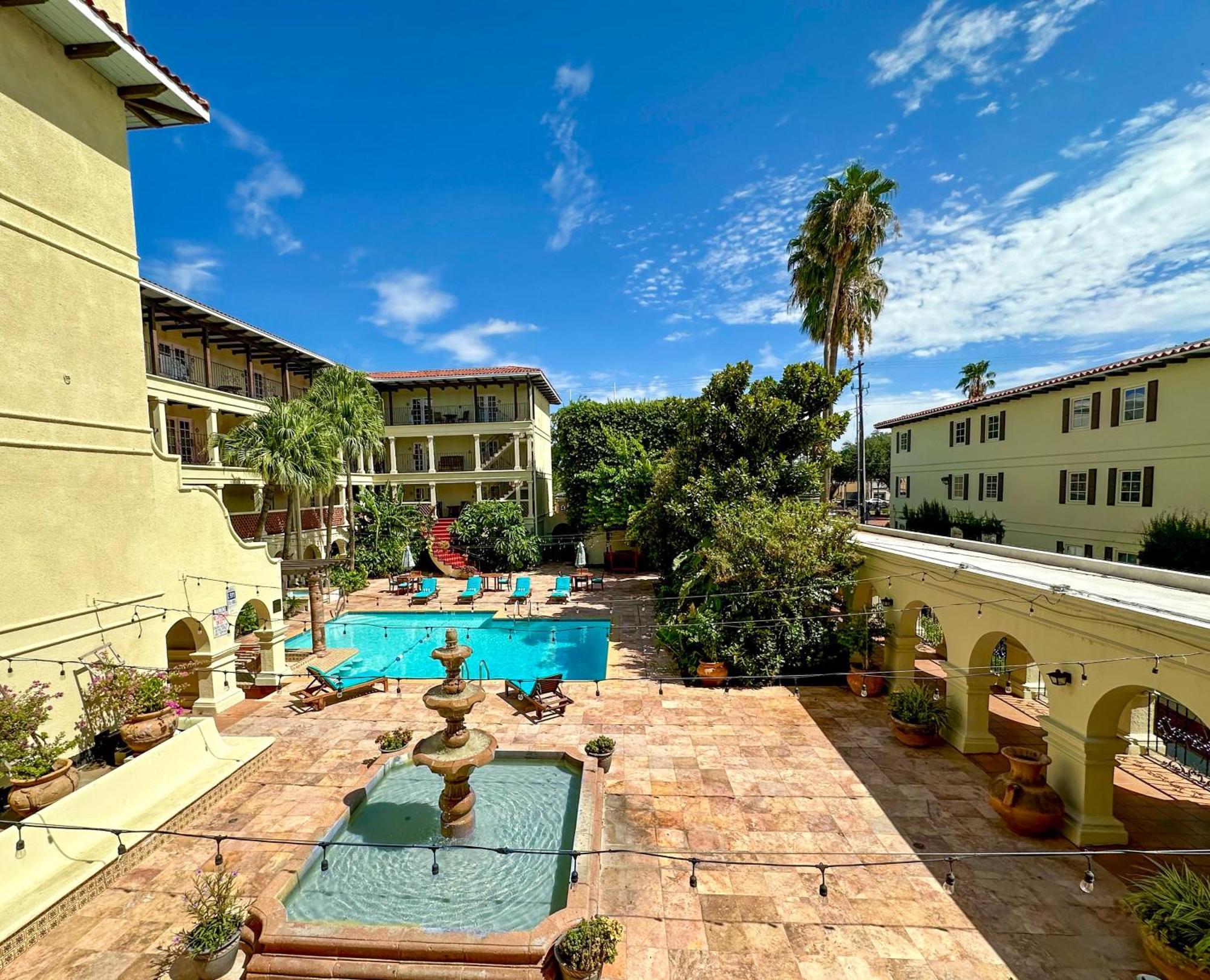 La Posada Hotel Laredo Exterior photo