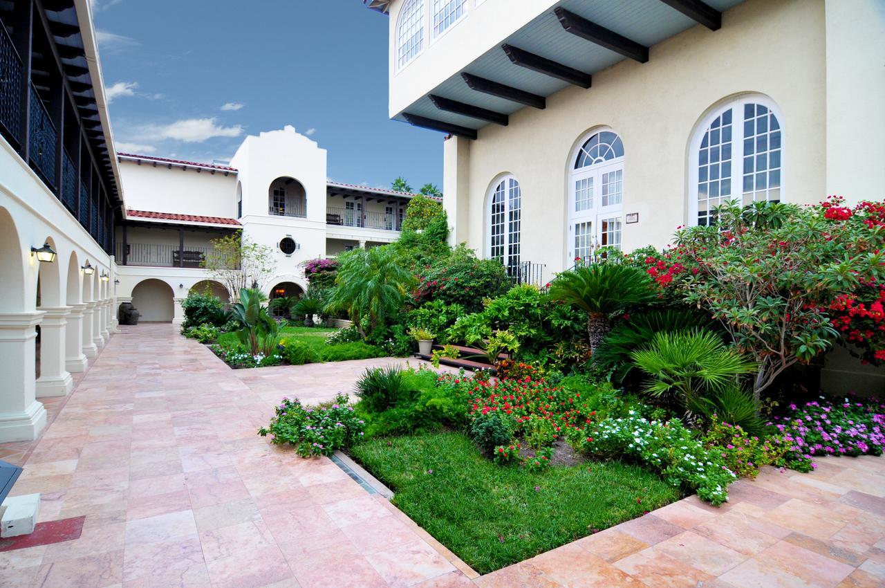 La Posada Hotel Laredo Exterior photo